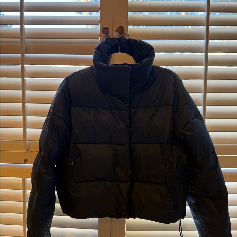 ALO Yoga Navy Puffer Jacket